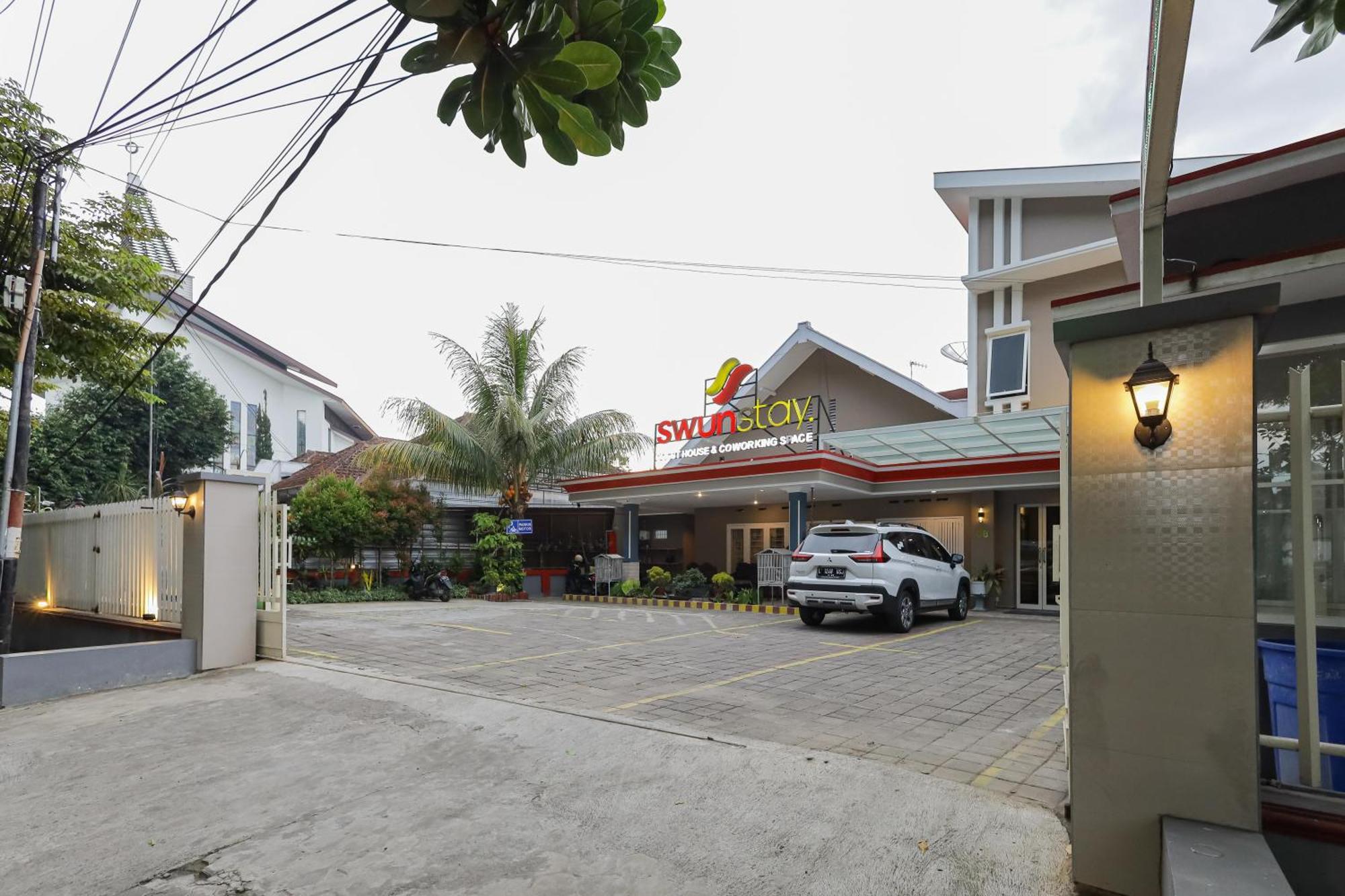 Reddoorz Plus At Swun Stay Raya Langsep Malang Exterior photo