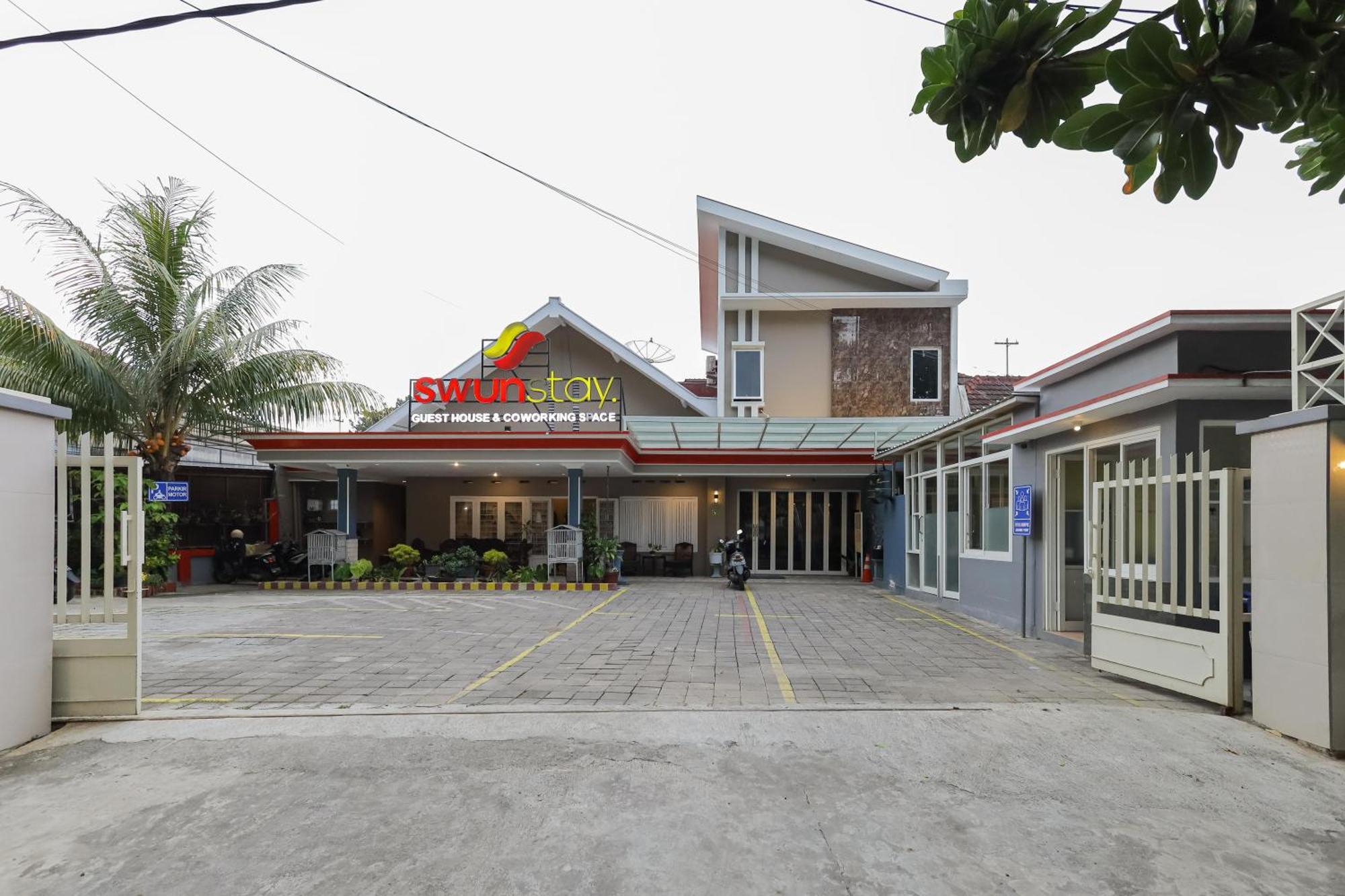 Reddoorz Plus At Swun Stay Raya Langsep Malang Exterior photo