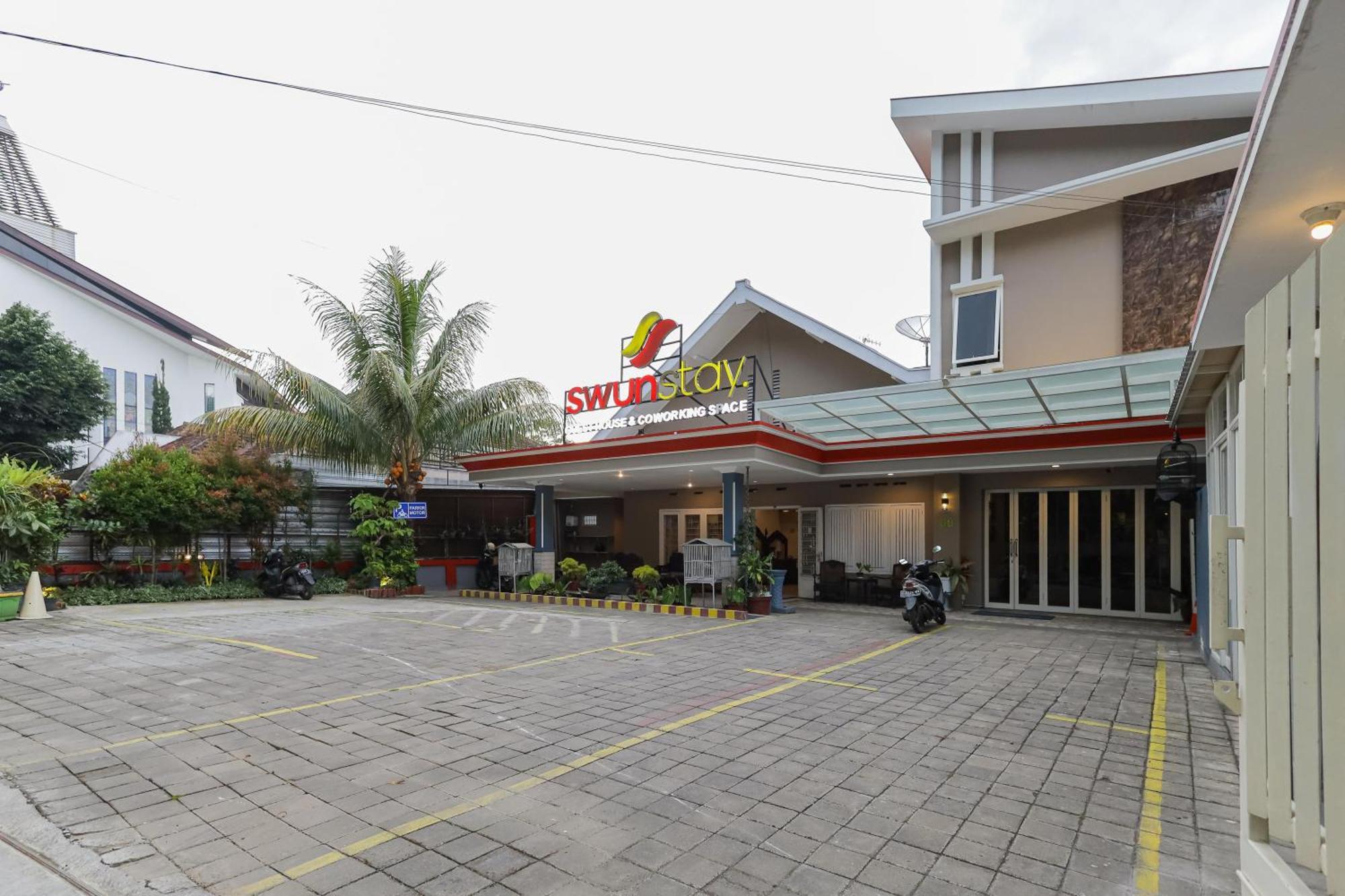 Reddoorz Plus At Swun Stay Raya Langsep Malang Exterior photo