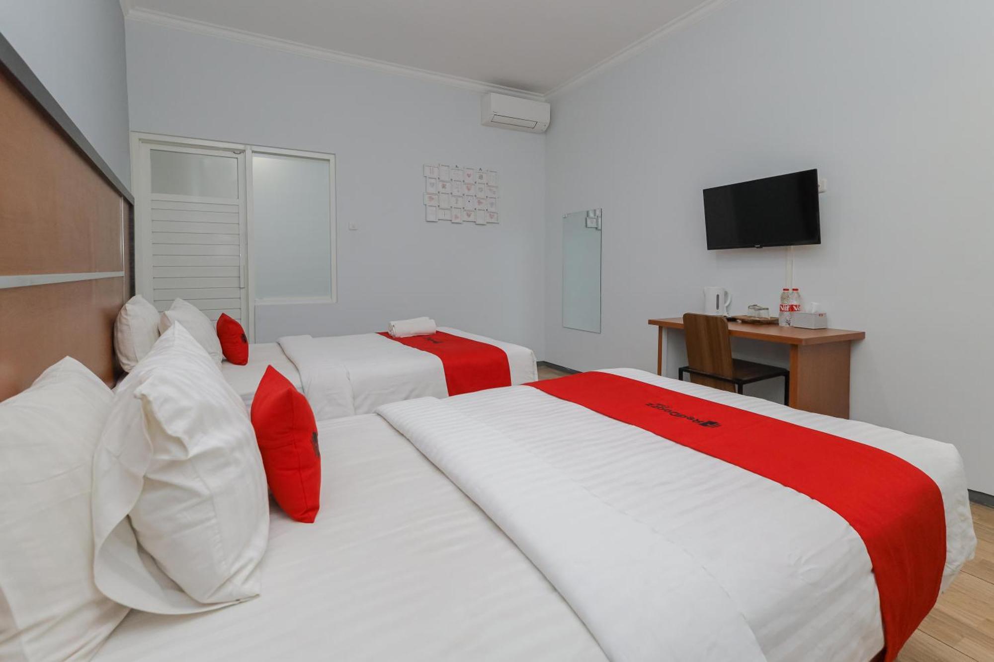 Reddoorz Plus At Swun Stay Raya Langsep Malang Exterior photo
