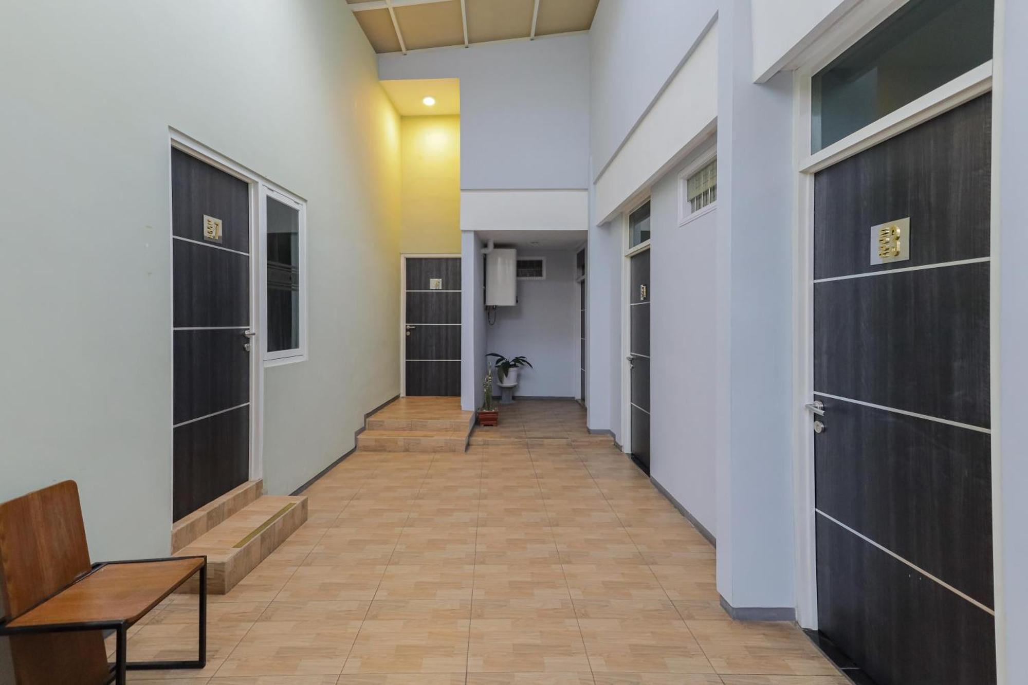 Reddoorz Plus At Swun Stay Raya Langsep Malang Exterior photo