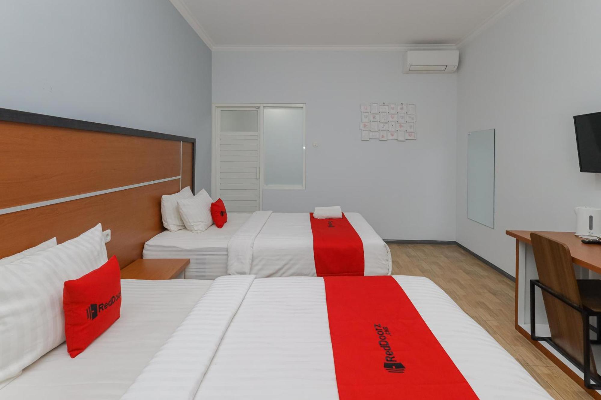 Reddoorz Plus At Swun Stay Raya Langsep Malang Exterior photo